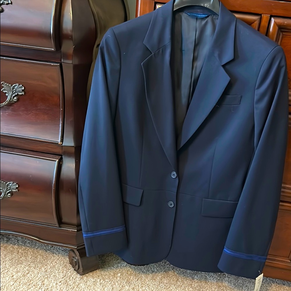 Blue Blazer with Notched Lapels and Structured Shoulders